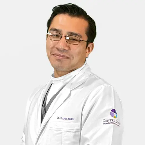 El Dr. Luis Eduardo Alcaraz Díaz es médico especialista en neurología y epileptología por el Hospital Juárez de México y el INNN
